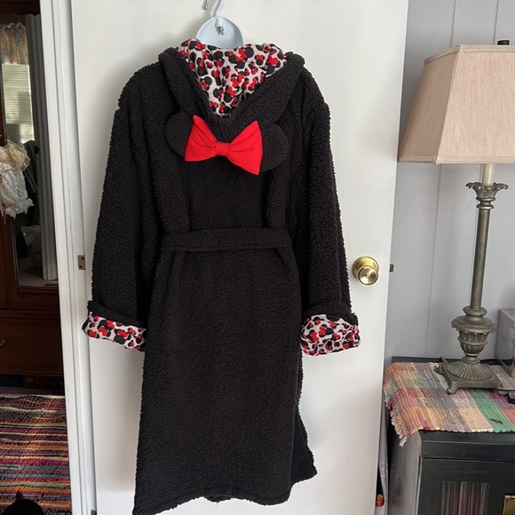 Adorable Minnie Mouse Robe🔥 - Picture 5 of 11